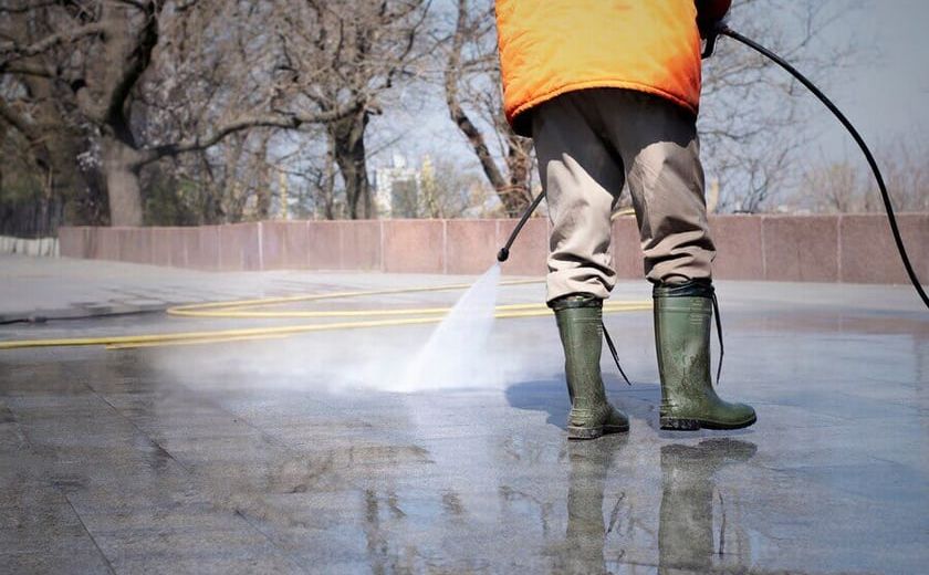 Top 7 Benefits of Power Washing Your Outdoor Surfaces