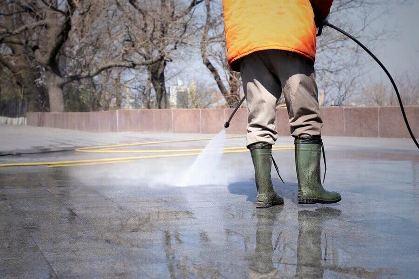 Top 7 Benefits of Power Washing Your Outdoor Surfaces