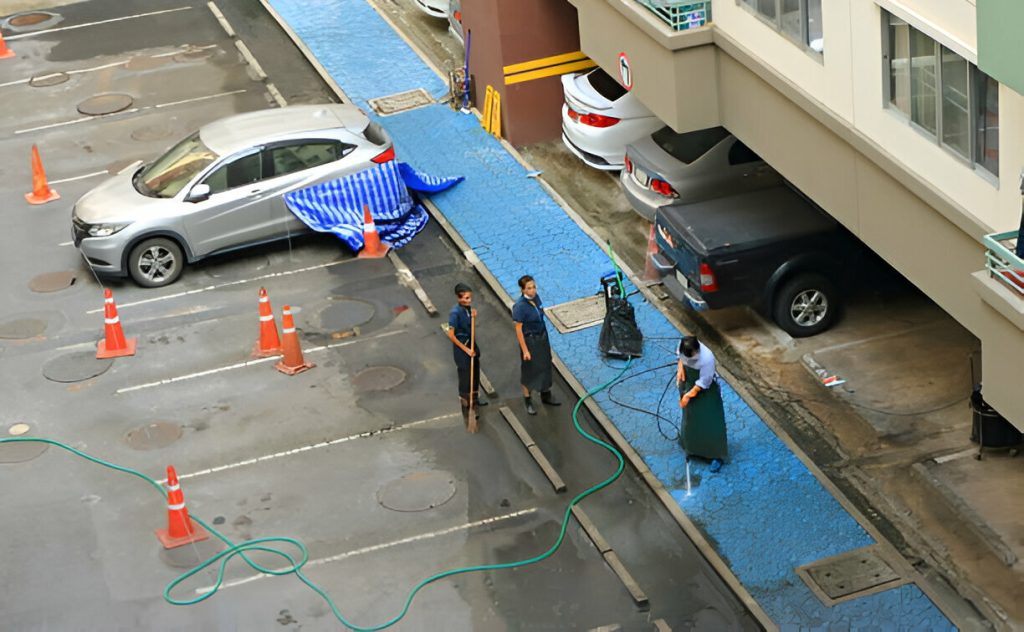 how much to charge for parking lot cleaning