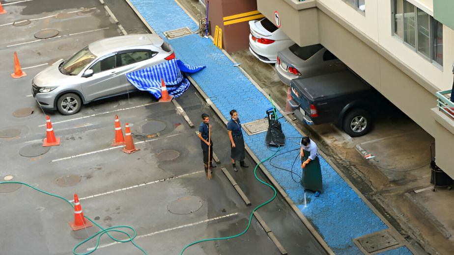 how much to charge for parking lot cleaning
