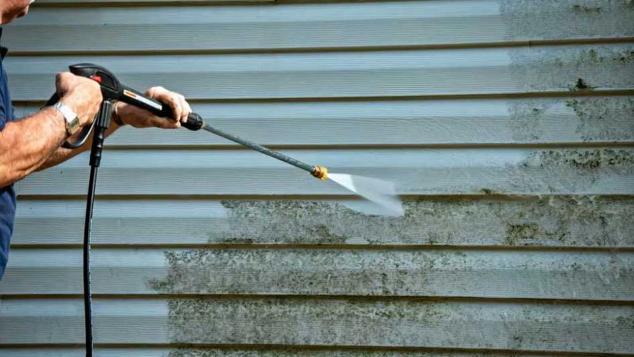 How To Soft Wash Vinyl Siding?