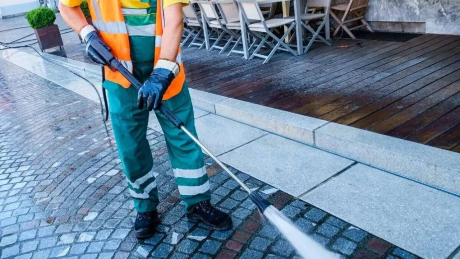 commercial pressure washing