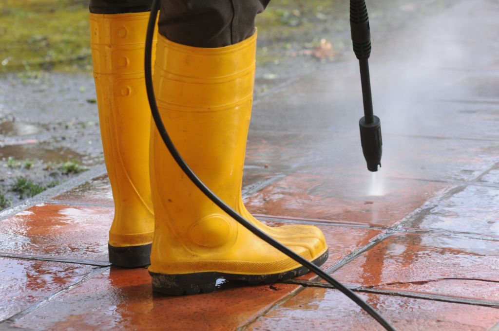 Soft Washing - Curb Appeal Pressure
