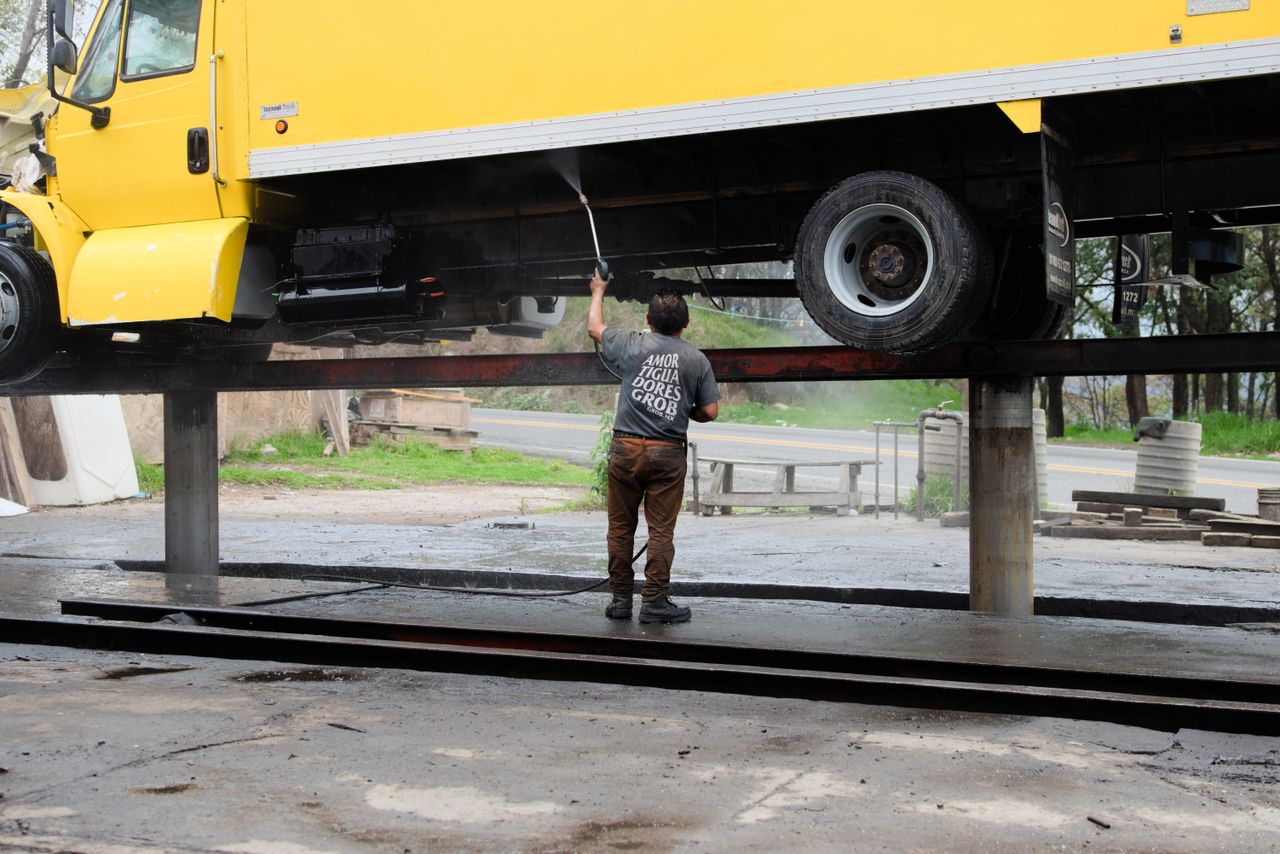 Commercial Pressure Washing