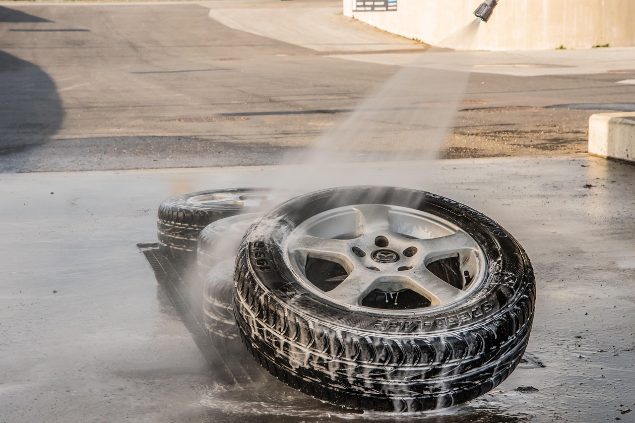 Pressure Washing vs. Soft Washing